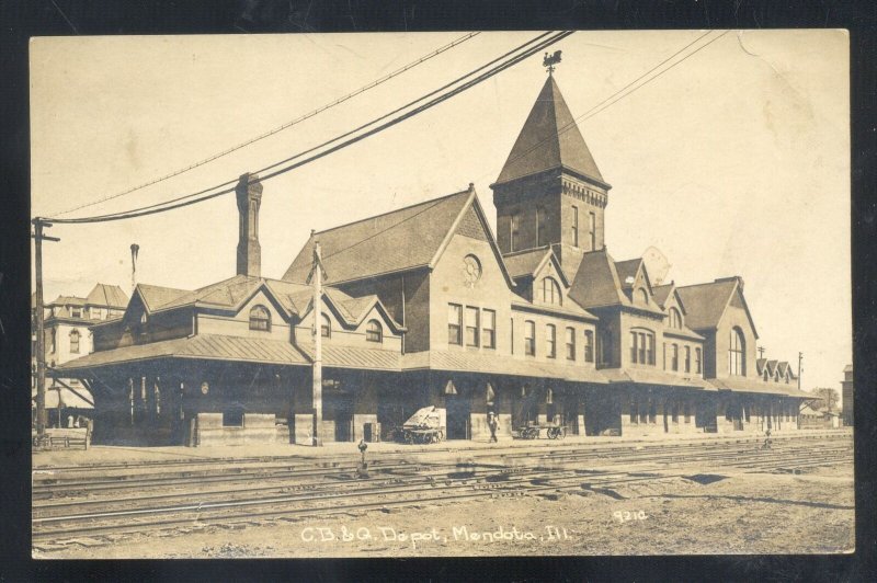 RPPC MENDOTA ILLINOIS CB&Q RAILROAD DEPOT TRAIN STATION REAL PHOTO POSTCARD