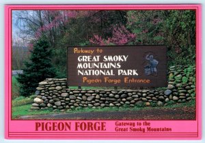 PIGEON FORGE, TN~ Entrance Sign GREAT SMOKY MOUNTAIN National Park 4x6 Postcard
