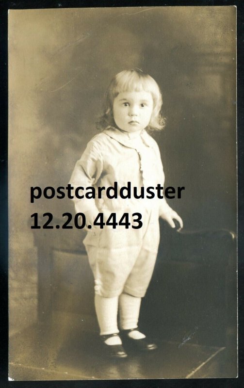 h3600 - CANADA 1920s Small Child. Real Photo Postcard