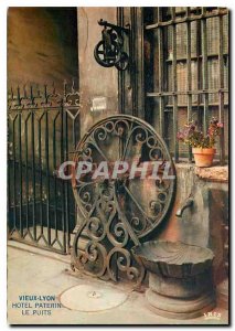 Postcard Modern Old Lyon Hotel Le Puits Paterin