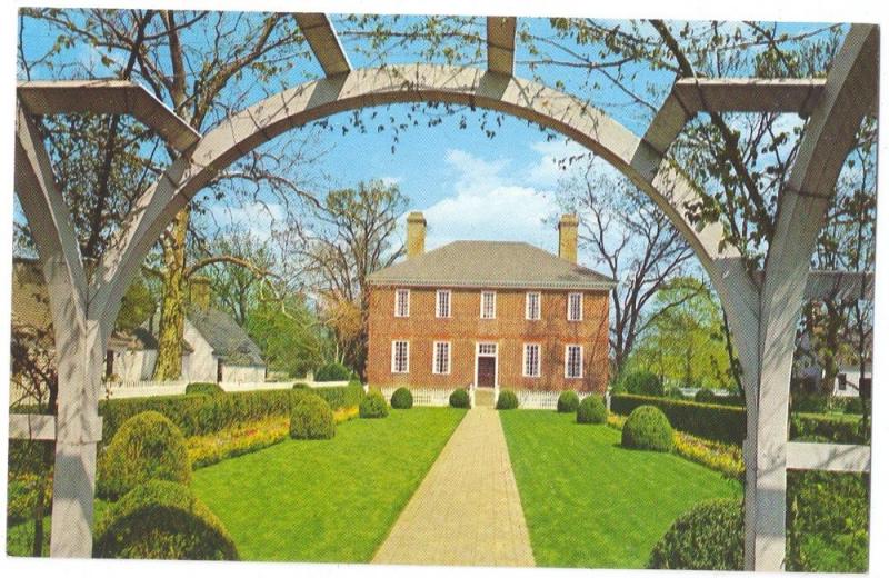 Williamsburg VA Wythe House Garden View Postcard