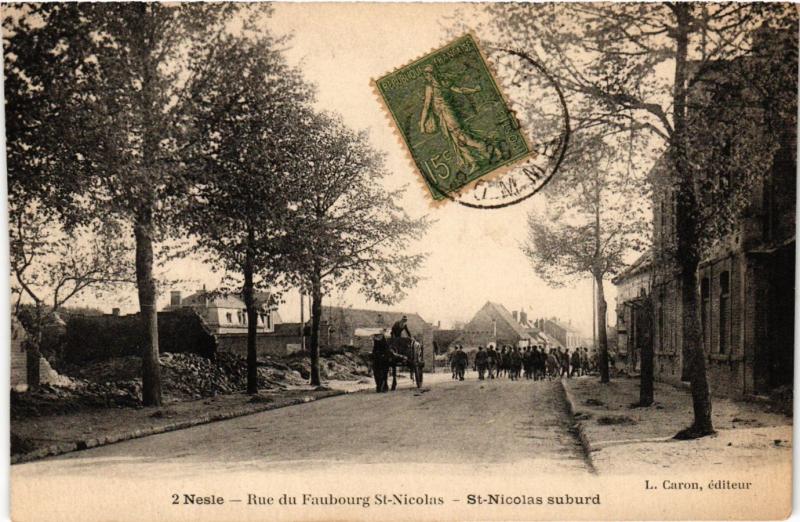 CPA NESLE - Rue du Faubourg St-Nicolas - St-Nicolas suburd (295421)