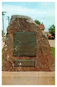 Postcard MONUMENT SCENE Freeport Illinois IL AR8637