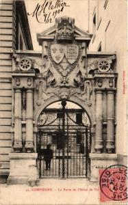 CPA COMPIEGNE - La Porte de l'Hotel de Ville (291330)