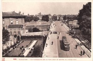 BR72364 vue plongeante sur le pont neuf tramway tram toulouse     france