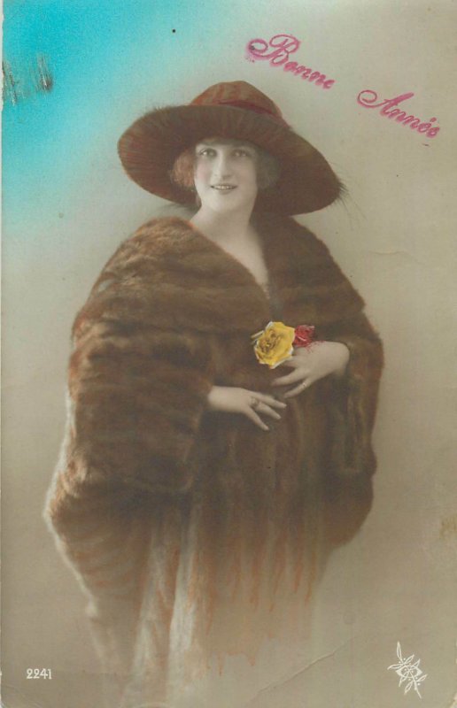 Glamour ladies head decoration early fashion postcard portrait hat bonne annee