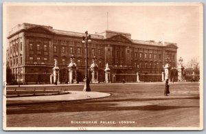 Postcard RPPC c1920s London England Buckingham Palace