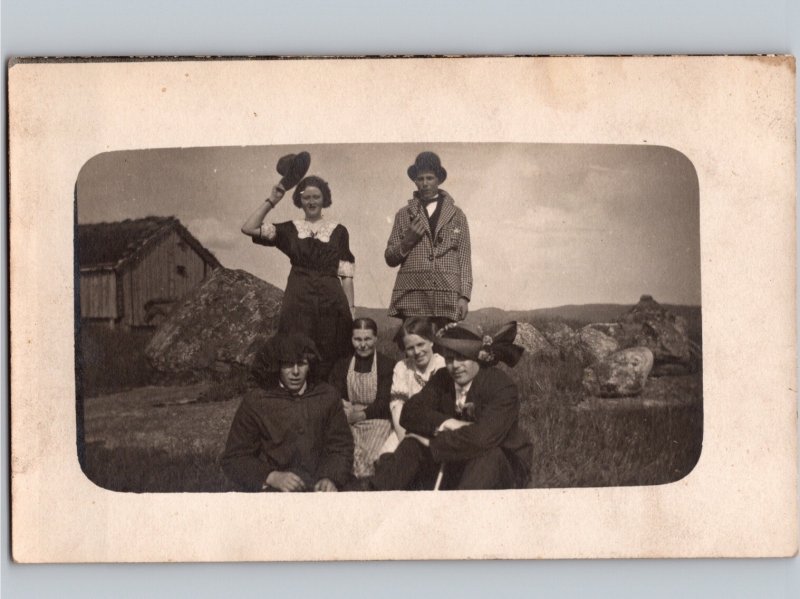 c1910 TWO MEN DRESSED AS WOMAN DRAG HATS GAY INTEREST INT TRANSGENDER RPPC PHOTO