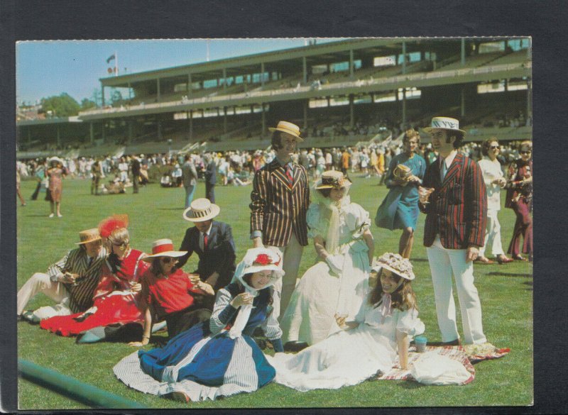 Australia Postcard - The Melbourne Cup Horse Race, Melbourne, Victoria  T8464