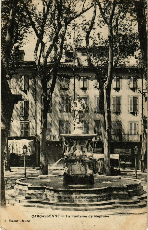 CPA Carcassonne La Fontaine de Neptune FRANCE (1012685)