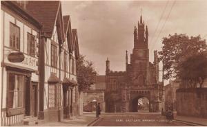 WARWICK UK EAST GATEJUDGES PHOTO PICTURE #8681 POSTCARD 1910s PORRIDGE POT ON L