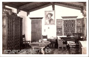 RPPC Postcard Scotty's Castle Death Valley Interior Frasher Foto 1950s
