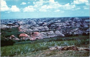 postcard North Dakota Badlands - Painted Canyon on Highway 10