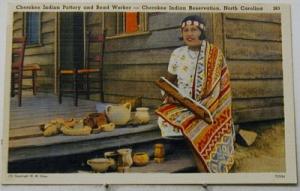 K3396    CHEROKEE,  N.C.   LINEN     POSTCARD ,   INDIAN ...