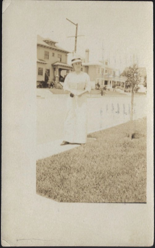 WOMAN ON SIDE WALK 1914 CALIFORNIA