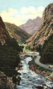 Kings River Canyon Highway, Fresno County, Cal. Postcard P122