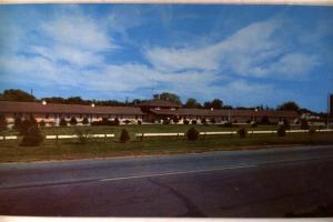 Unused pre-1970 THE ELMORTEL MOTEL in Farmer City Illinois IL Postcard y2231