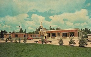 Vintage Locke's Motel & Restaurant, Seney, Michigan Postcard P132