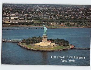 Postcard The Statue Of Liberty New York City New York USA