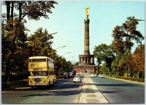 VINTAGE CONTINENTAL SIZED POSTCARD TIERGARTEN WITH VICTORY COLUMN BERLIN GERMANY