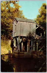 VINTAGE POSTCARD THE SAW AND GRIST MILL AT NEW SALEM STATE PARK ILLIONOIS