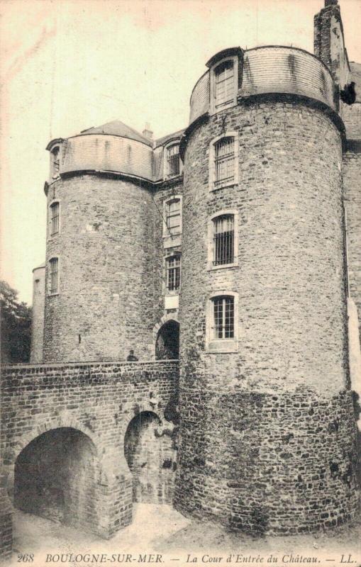 France Boulogne Sur Mer La Cour d'Entrée du Cháteau 02.88