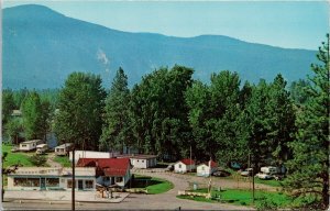 Grand Forks BC Mayflower Service Auto Court & Trailer Park Unused Postcard H59