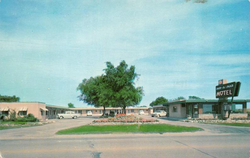 DES MOINES, IA Iowa   MIR-A-MAR MOTEL   Roadside  50's CARS   Chrome Postcard