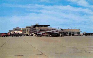 Greater Pittsburgh Airport TWA Planes Pennsylvania postcard