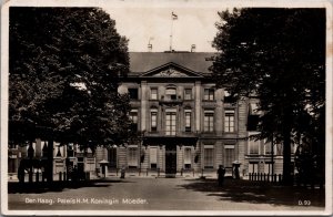 Netherlands Den Haag Paleis H.M. Koningin Moeder The Hague Vintage RPPC C035