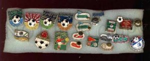 000011 Soccer - set of 20 different club pins (011)