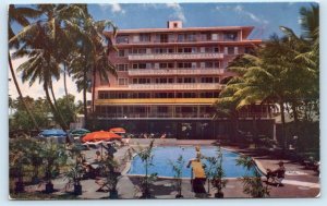 HONOLULU, HI Hawaii ~ Roadside EDGEWATER HOTEL at WAIKIKI BEACH c1950s Postcard