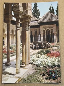 POSTCARD UNUSED - LYONS COURT COLUMNS, ALHAMBRA, GRANADA, SPAIN