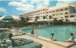 Nassau Bahamas Emerald Beach Hotel Swimming Pool Swimmers Chrome Postcard