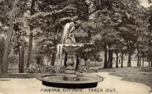 TRAER, Iowa IA   FOUNTAIN In CITY PARK  Tama County  1911 Vintage B&W Postcard