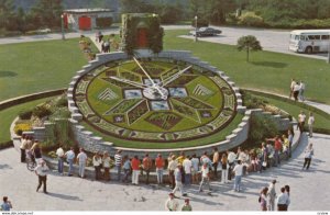 NIAGARA FALLS , Ontario , Canada , 1950-70s ; Floral Clock