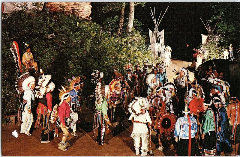 Chrome INDIAN SCENE Wisconsin Dells - Near Baraboo & Portage WI AH8026