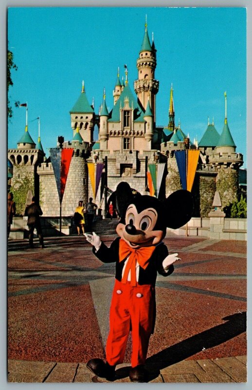 Postcard Anaheim CA c1960s It all Started With a Mouse DT-35929-C Fantasyland B