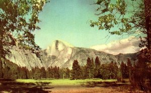 1950s YOSEMITE NATIONAL PARK CA HALF DOME UNION 76 GASOLINE AD POSTCARD P207