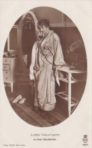 Lotte Neumann In Ihrer Garderobe Real Photo