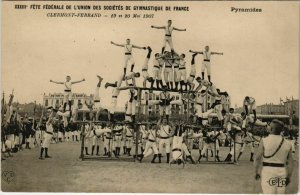 CPA CLERMONT-FERRAND - Pyramides (118289)