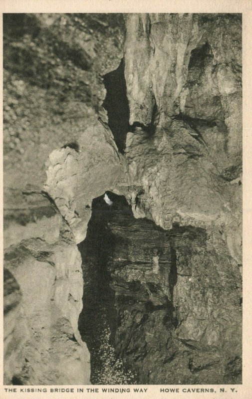 Vintage Postcard Kissing Bridge in the Winding Way Howe Caverns