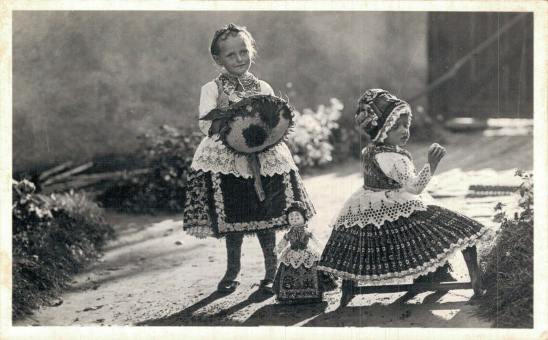 Hungary Girls of Sárköz Traditional Clothing Vintage RPPC 07.54 