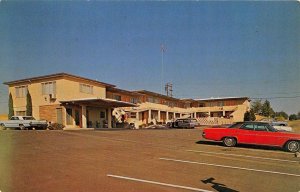 ROUTE 66 Victorville, California TRAVELODGE Roadside c1960s Vintage Postcard