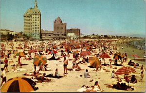 Vtg Long Beach California CA Crowded Beach View Bathers Sunbather Postcard