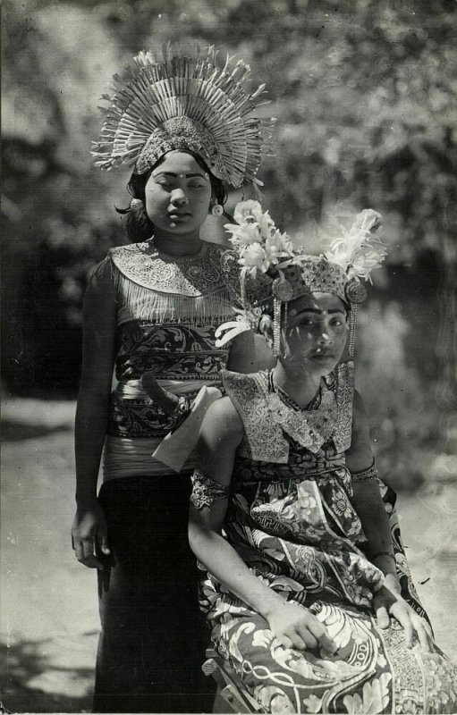 indonesia, BALI, Native Legong and Djanger Dancing Girls (1920s) RPPC Postcard