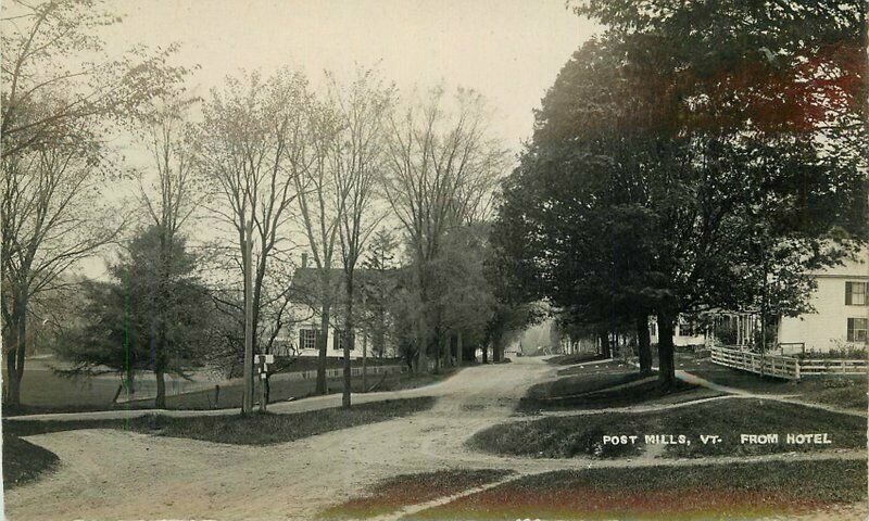 Vermont C-1910 Post Mils Hotel Roadside RPPC Photo Postcard 21-8197