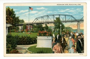 IA - Muscatine. Riverview Park, Amusements