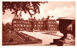 Vintage Postcard 1920's Les Petits Tableaux De Le Palais Du Luxembourg Paris