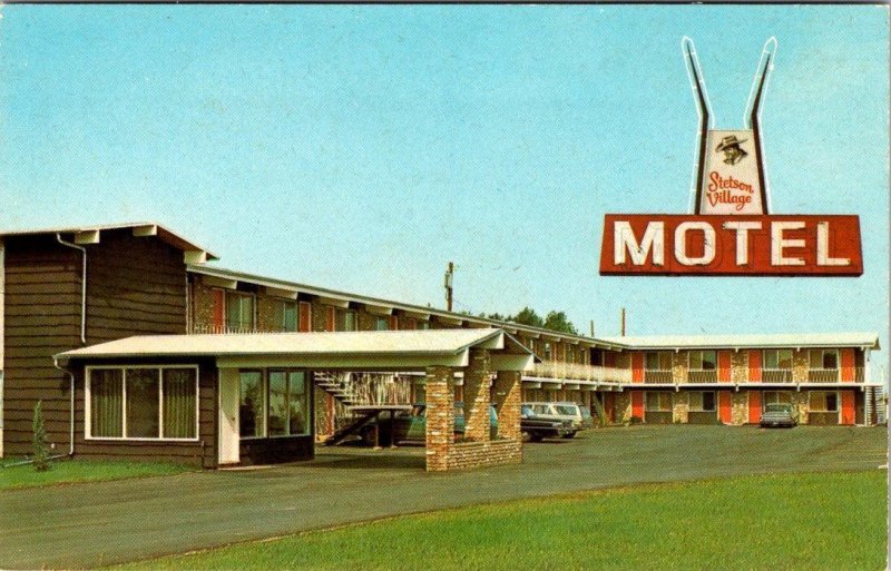 Calgary, Alberta Canada STETSON VILLAGE MOTEL Roadside Highway 2 CHROME Postcard